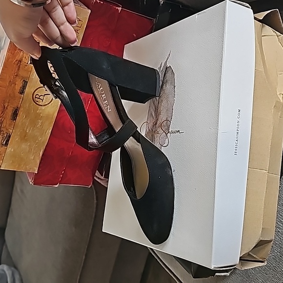 Size 8 new black heels - Picture 3 of 3